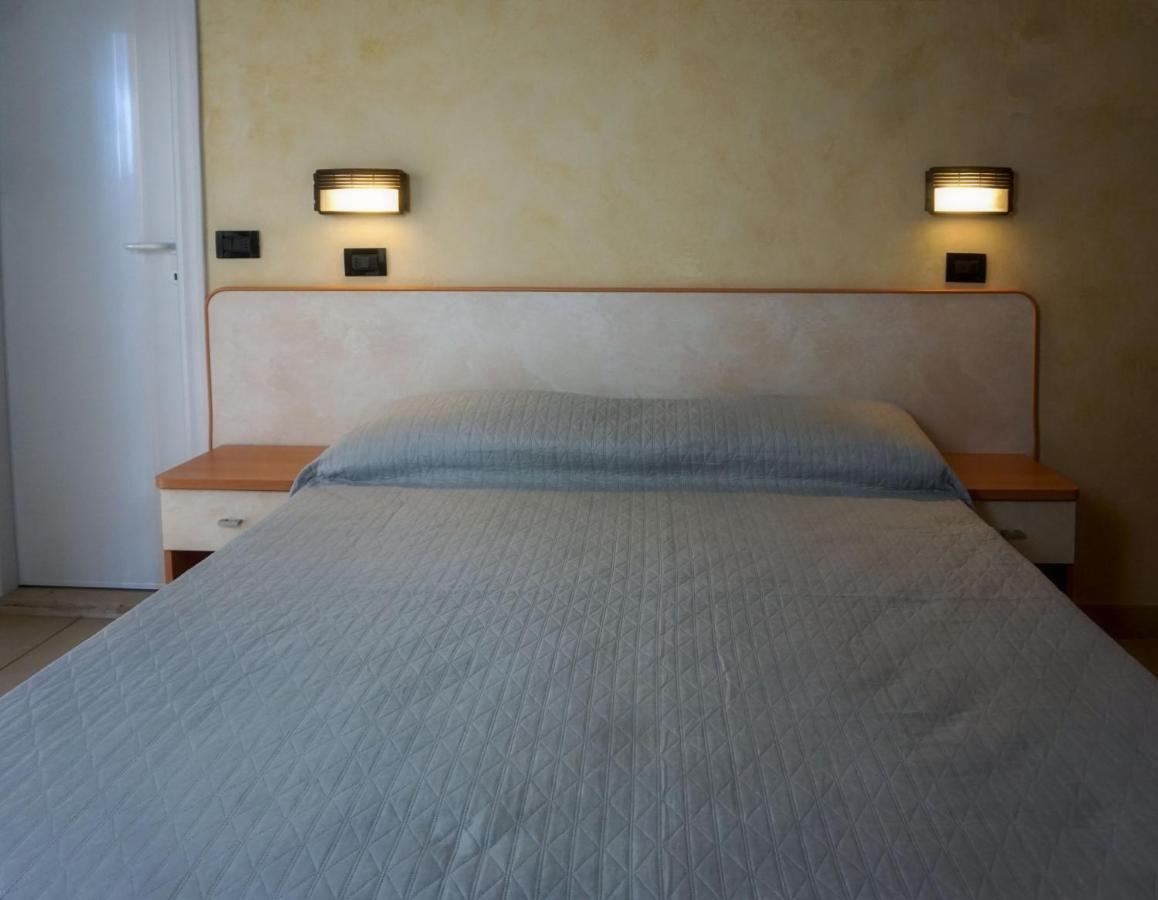 Hotel Londra Rimini Dış mekan fotoğraf